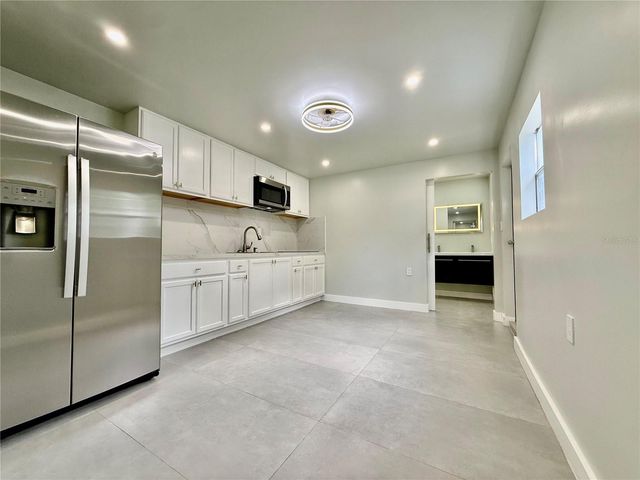1706 E ANNIE STREET C, Tampa, FL 33612