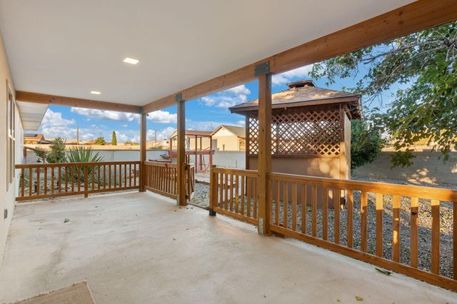 1532 35th Circle SE, Rio Rancho, NM 87124