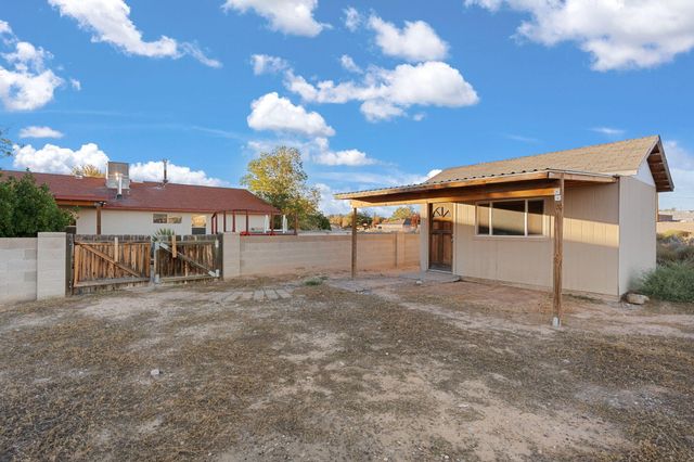 1532 35th Circle SE, Rio Rancho, NM 87124