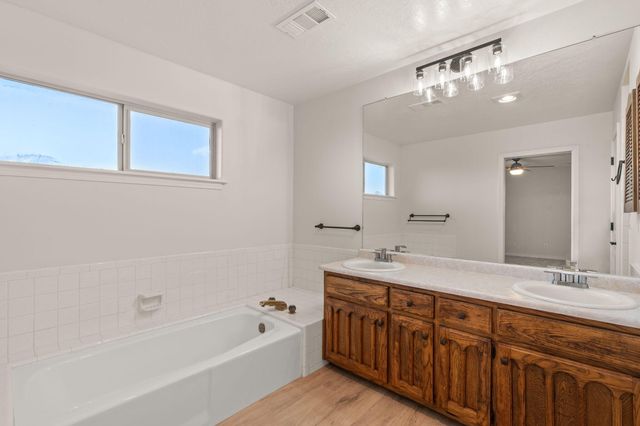 1532 35th Circle SE, Rio Rancho, NM 87124