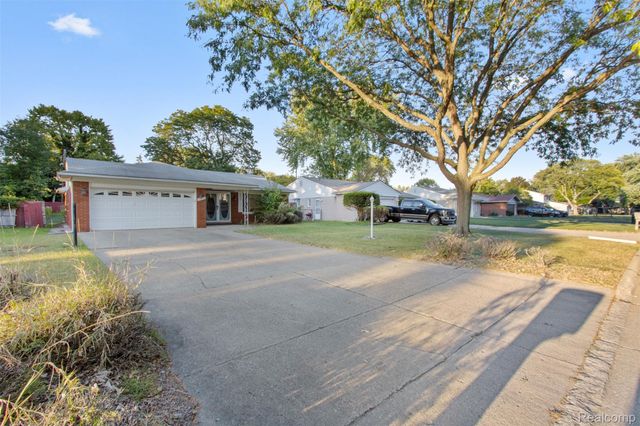 24840 Thorndyke Street, Southfield, MI 48033