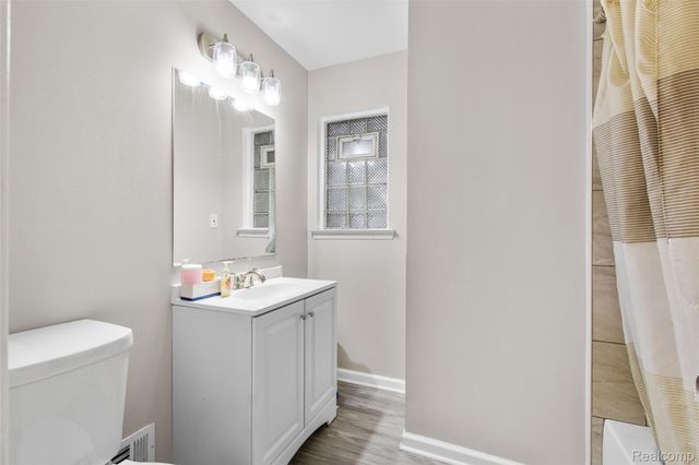 24840 Thorndyke Street, Southfield, MI 48033