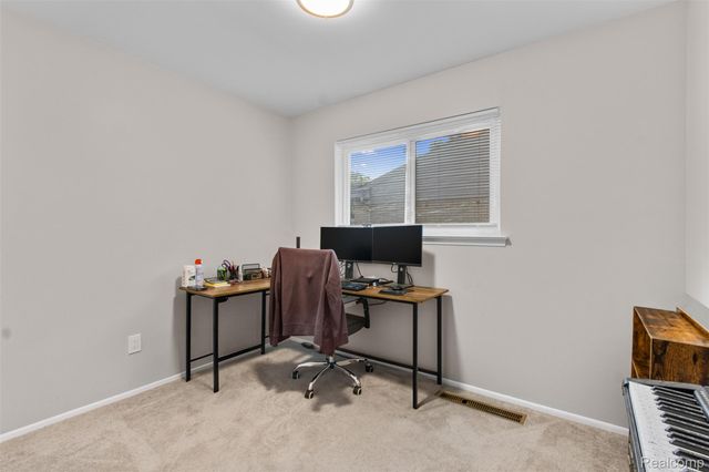 24840 Thorndyke Street, Southfield, MI 48033