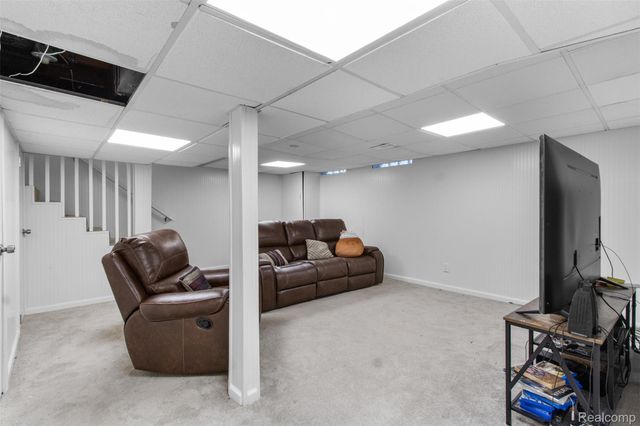 24840 Thorndyke Street, Southfield, MI 48033