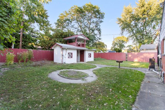 24840 Thorndyke Street, Southfield, MI 48033