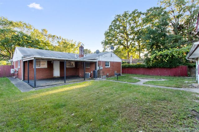 24840 Thorndyke Street, Southfield, MI 48033