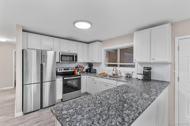 24840 Thorndyke Street, Southfield, MI 48033