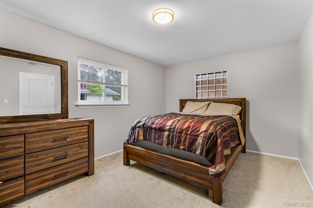 24840 Thorndyke Street, Southfield, MI 48033