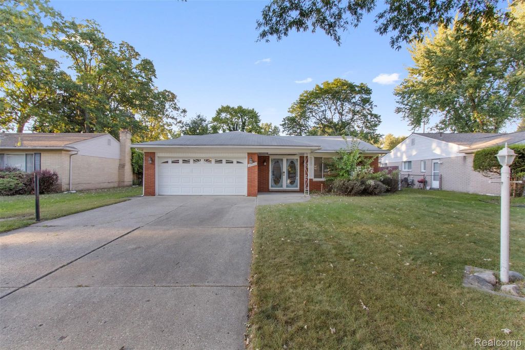 24840 Thorndyke Street, Southfield, MI 48033