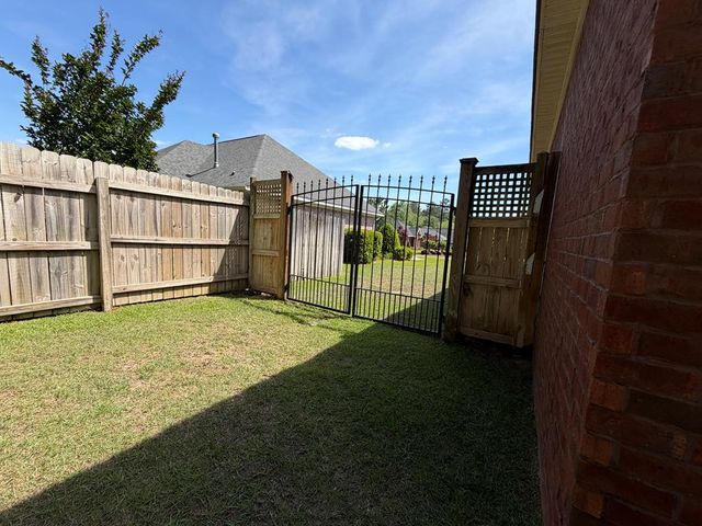 125 Habersham Dr, Dothan, AL 36301
