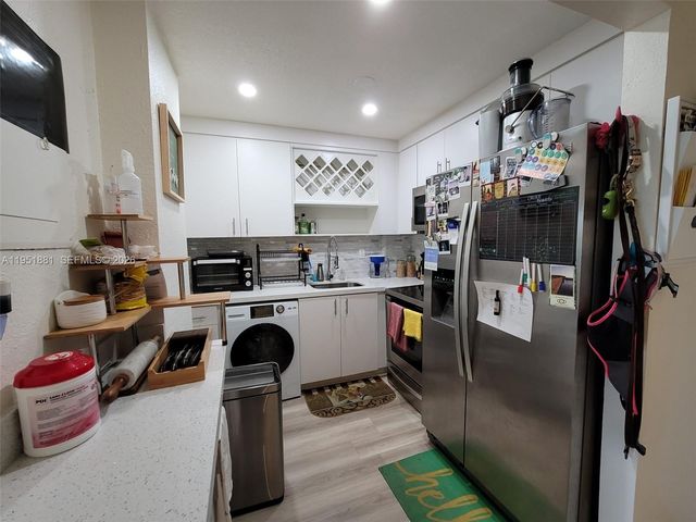 9320 Fontainebleau Blvd 510, Miami, FL 33172