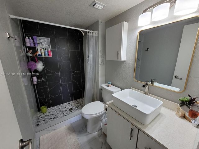 9320 Fontainebleau Blvd 510, Miami, FL 33172