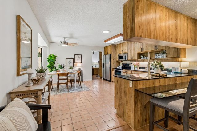 16509 ROUND OAK DRIVE, Tampa, FL 33618