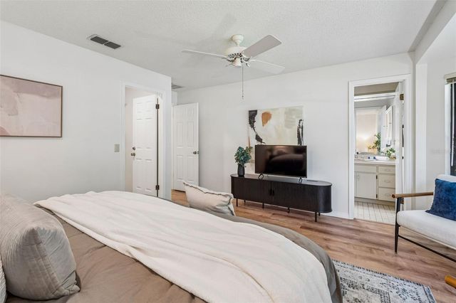 16509 ROUND OAK DRIVE, Tampa, FL 33618