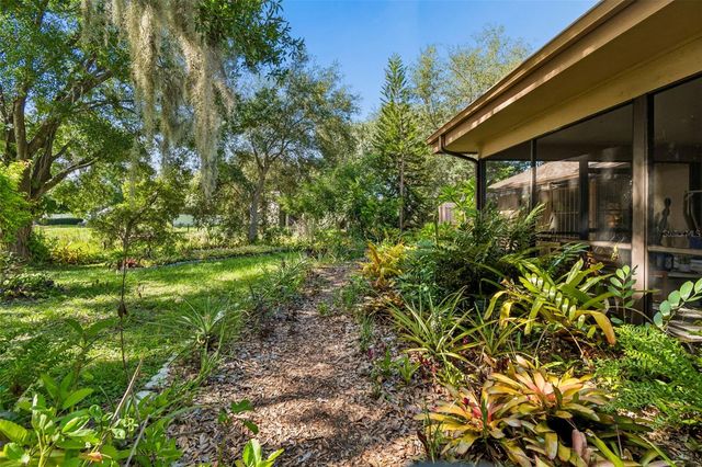 16509 ROUND OAK DRIVE, Tampa, FL 33618