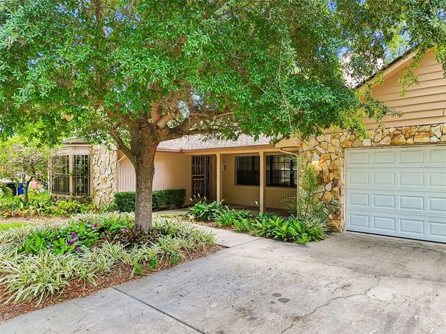 16509 ROUND OAK DRIVE, Tampa, FL 33618