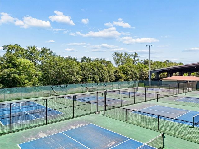 16509 ROUND OAK DRIVE, Tampa, FL 33618