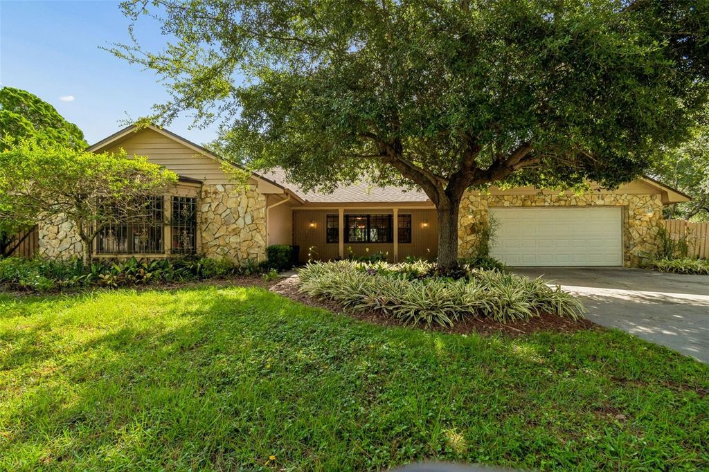 16509 ROUND OAK DRIVE, Tampa, FL 33618