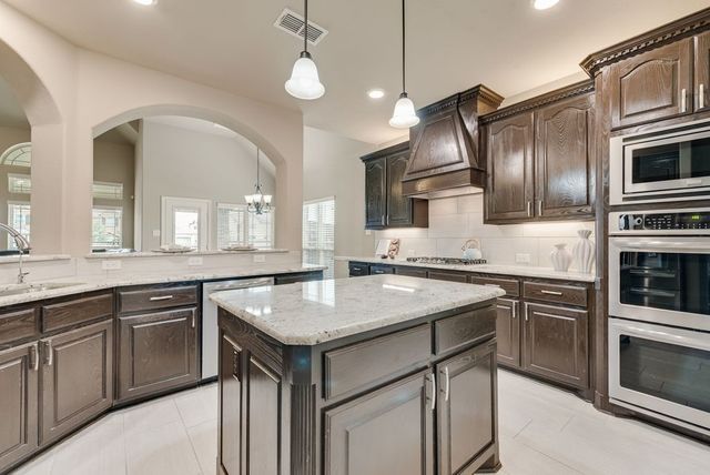 4817 Ellsworth Street, Mansfield, TX 76063