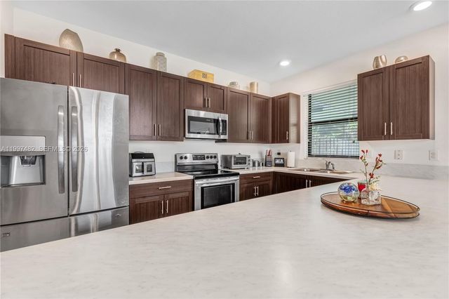 25354 SW 108th Ave, Homestead, FL 33032