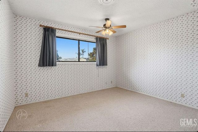 5401 Burning Tree Court, Bakersfield, CA 93309