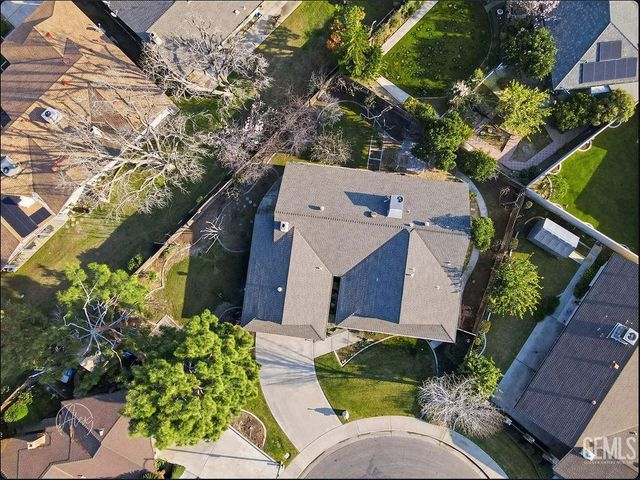 5401 Burning Tree Court, Bakersfield, CA 93309