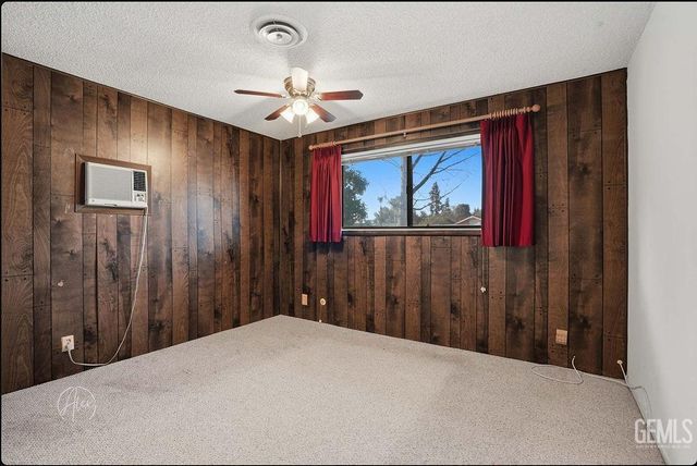 5401 Burning Tree Court, Bakersfield, CA 93309