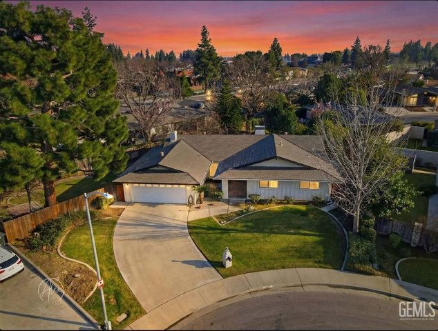 5401 Burning Tree Court, Bakersfield, CA 93309