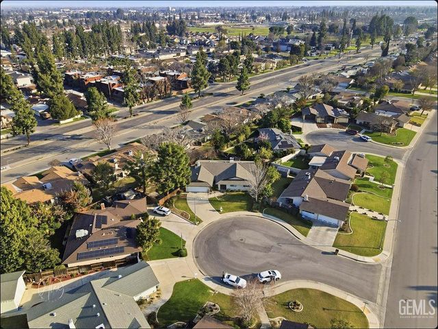 5401 Burning Tree Court, Bakersfield, CA 93309