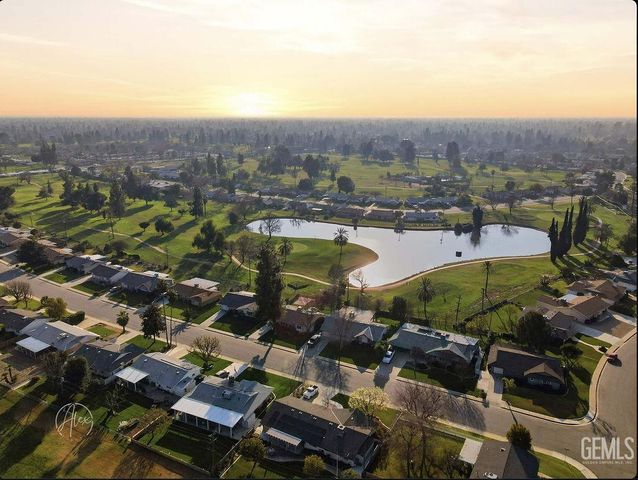 5401 Burning Tree Court, Bakersfield, CA 93309