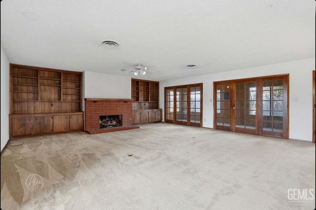 5401 Burning Tree Court, Bakersfield, CA 93309