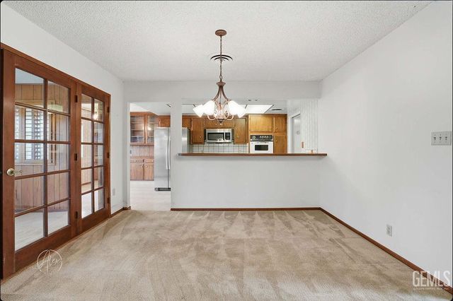 5401 Burning Tree Court, Bakersfield, CA 93309