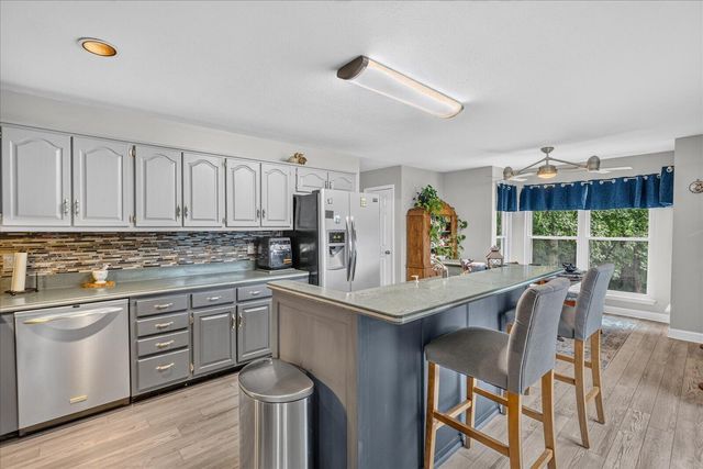 11648 Hixson Pike, Soddy Daisy, TN 37379