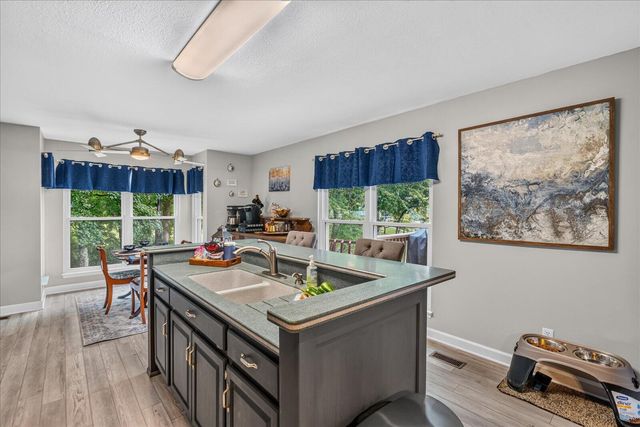 11648 Hixson Pike, Soddy Daisy, TN 37379