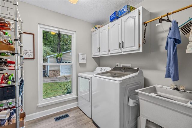 11648 Hixson Pike, Soddy Daisy, TN 37379