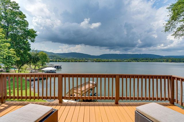 11648 Hixson Pike, Soddy Daisy, TN 37379
