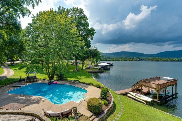 11648 Hixson Pike, Soddy Daisy, TN 37379