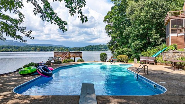 11648 Hixson Pike, Soddy Daisy, TN 37379