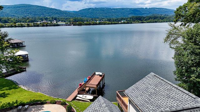 11648 Hixson Pike, Soddy Daisy, TN 37379