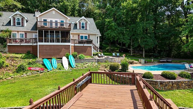 11648 Hixson Pike, Soddy Daisy, TN 37379