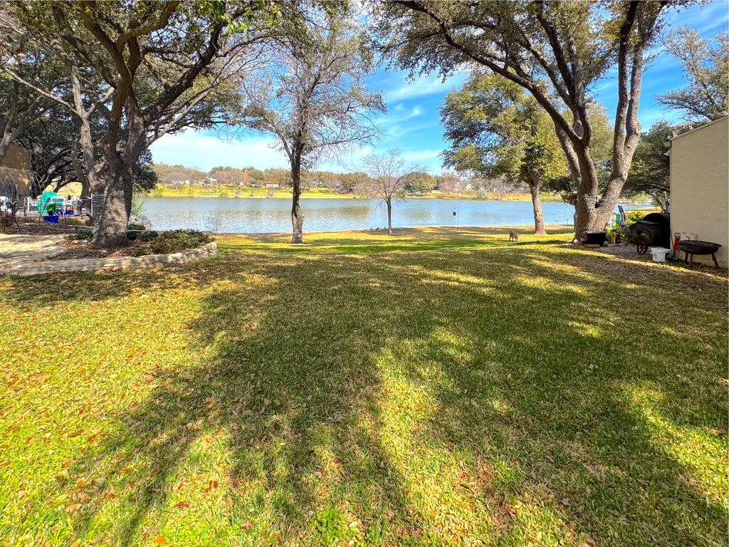 Image 1 of property listing at 2542 Lindenwood Drive, San Angelo, TX 76904