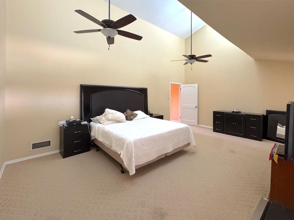 Image 14 of property listing at 2542 Lindenwood Drive, San Angelo, TX 76904