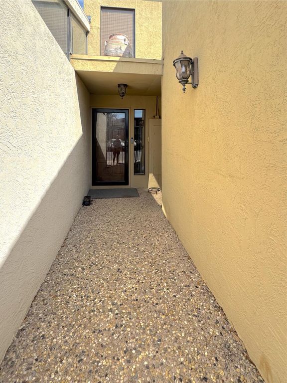 Image 2 of property listing at 2542 Lindenwood Drive, San Angelo, TX 76904