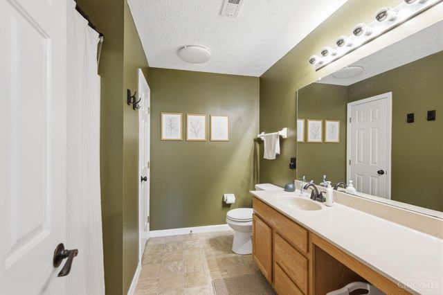 1194 Bugle Bluff Court, Lebanon, OH 45036