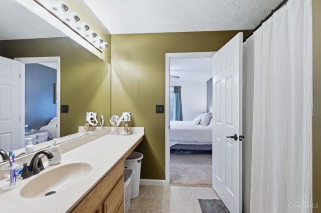 1194 Bugle Bluff Court, Lebanon, OH 45036