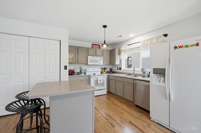 1194 Bugle Bluff Court, Lebanon, OH 45036