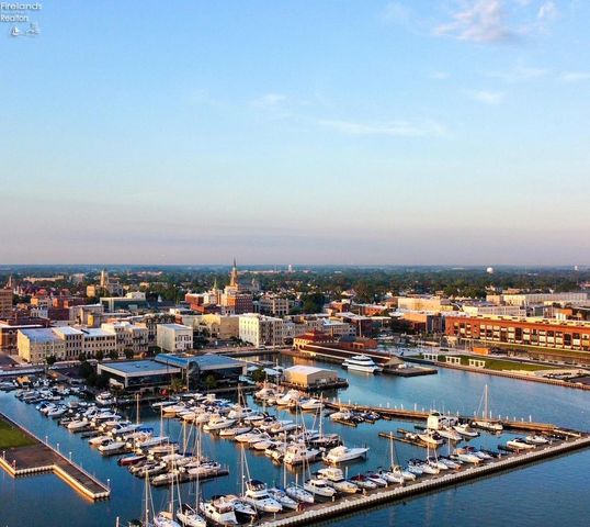 401 W Shoreline Dr Unit 233, Sandusky, OH 44870