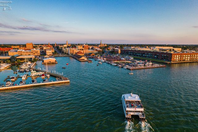 401 W Shoreline Dr Unit 233, Sandusky, OH 44870