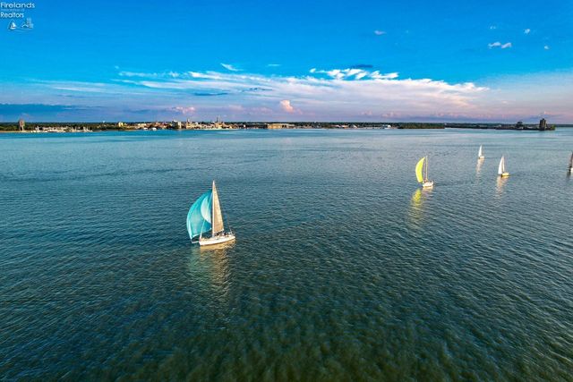 401 W Shoreline Dr Unit 233, Sandusky, OH 44870