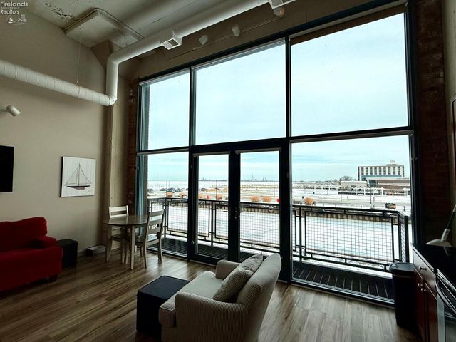 401 W Shoreline Dr Unit 233, Sandusky, OH 44870